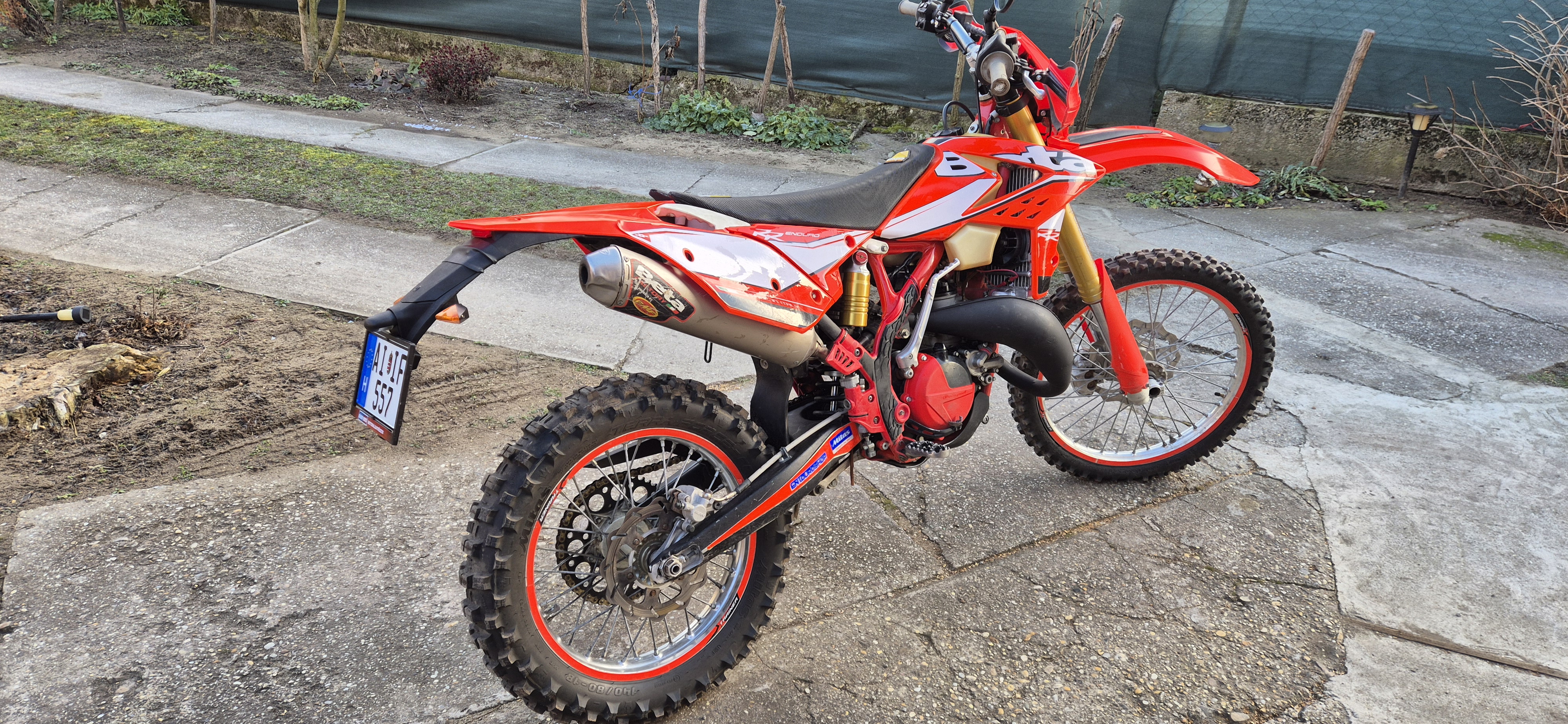 Eladó Beta RR300 Rendszámos