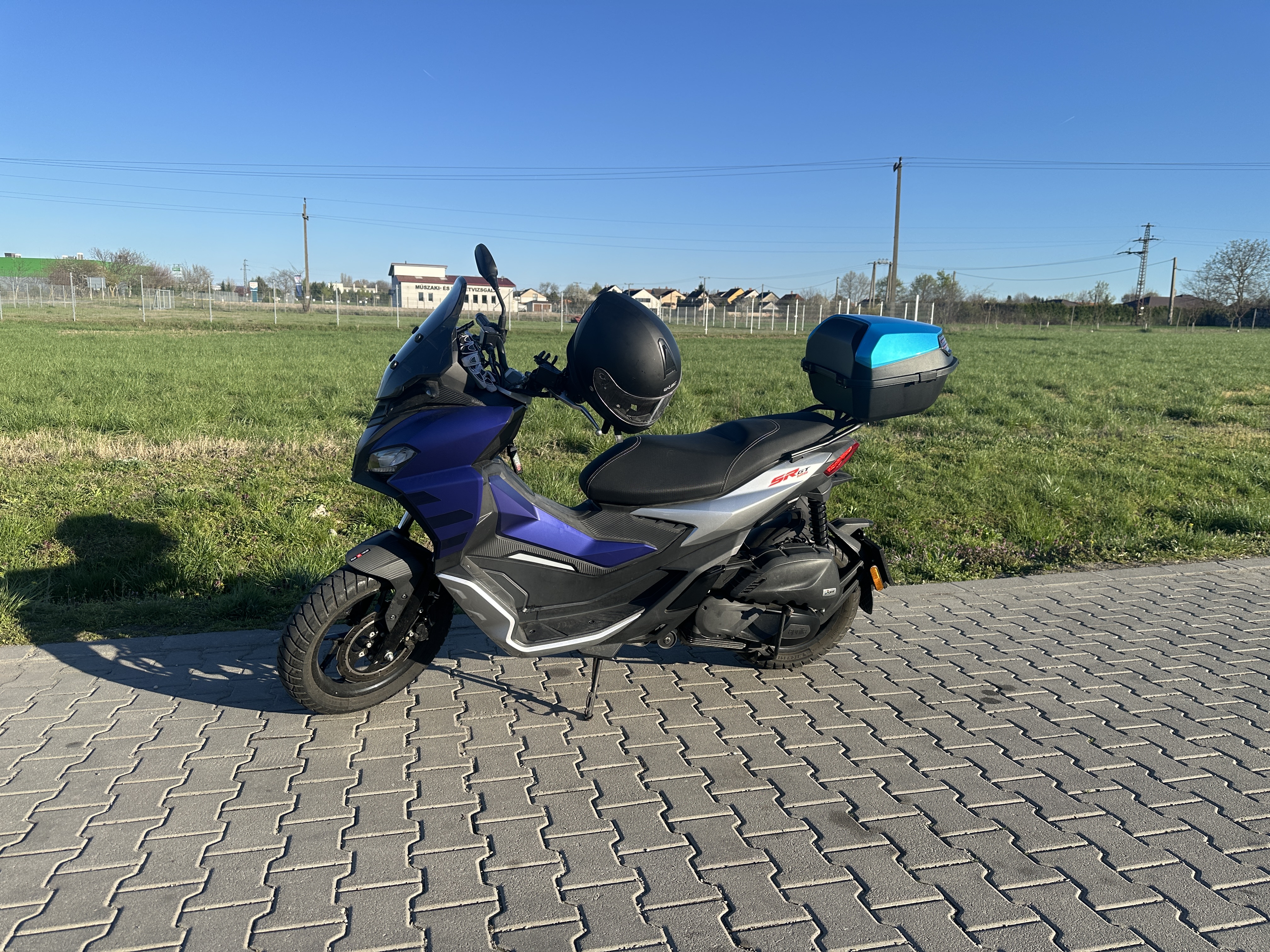 Aprilia SR GT 125 Eladó